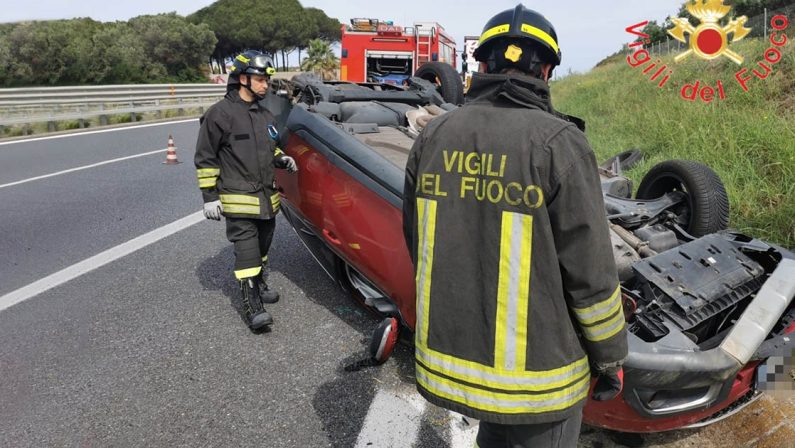 Incidente stradale sull'Autostrada A2 a Falerna, coinvolti tre mezzi