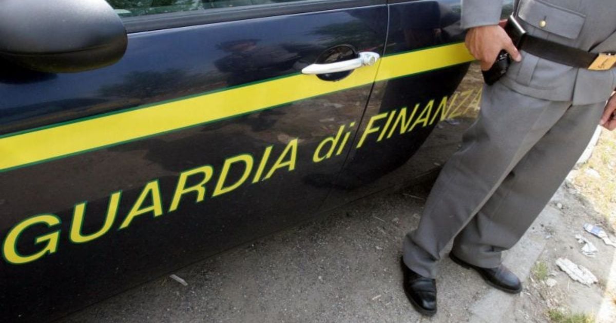 Frode sul gasolio agricolo in Puglia: arrestati due imprenditori