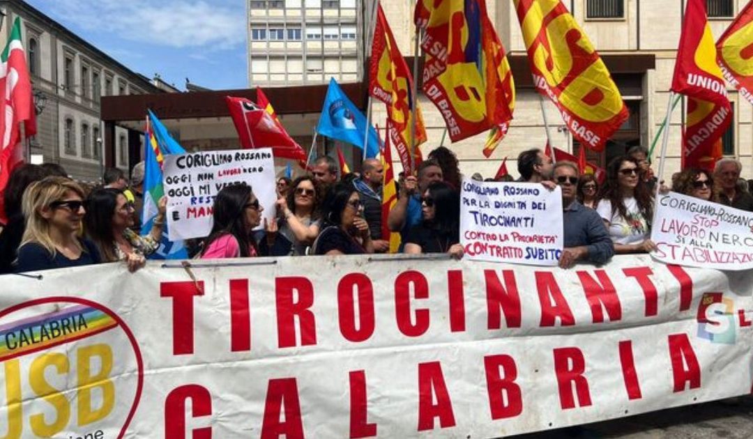 Tirocinanti in corteo a Catanzaro