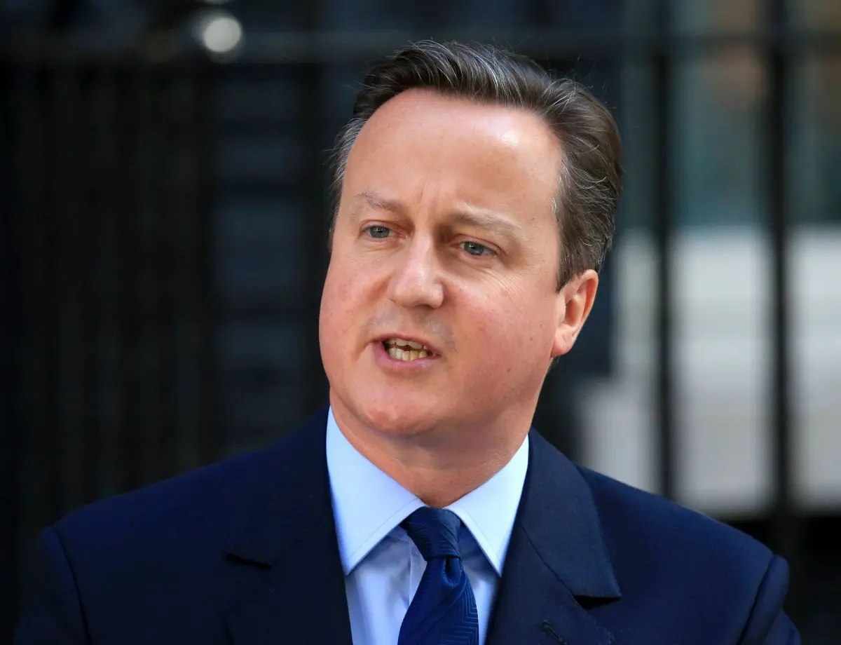 Cameron “Zelensky ha il diritto di colpire oltre confine”