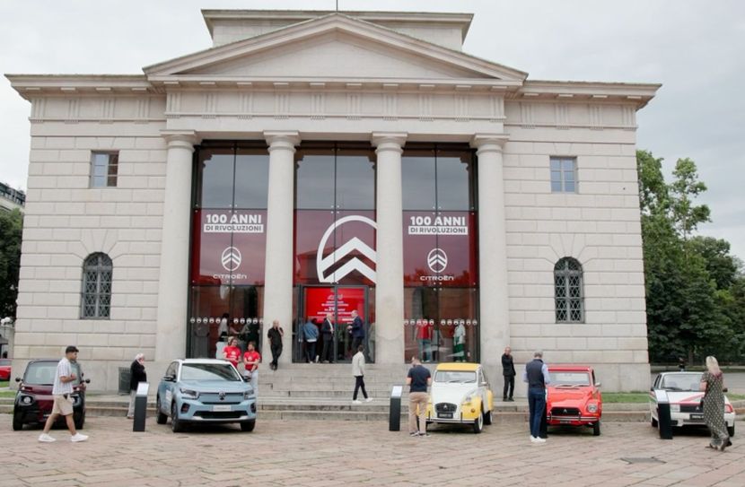 Citroen celebra 100 anni in Italia all’Arco della Pace a Milano