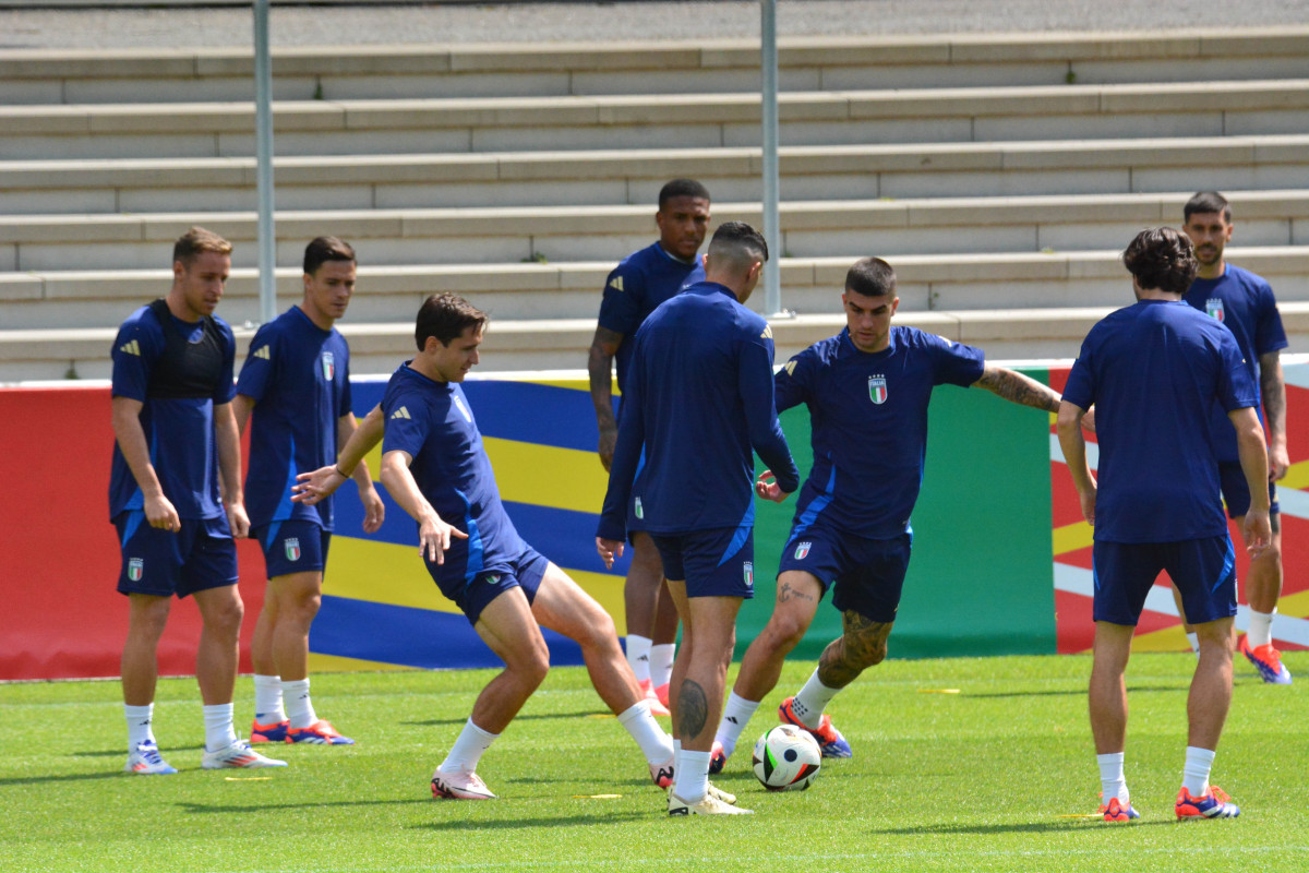 Spalletti apre la seduta ai tifosi, cori e gol verso la Svizzera