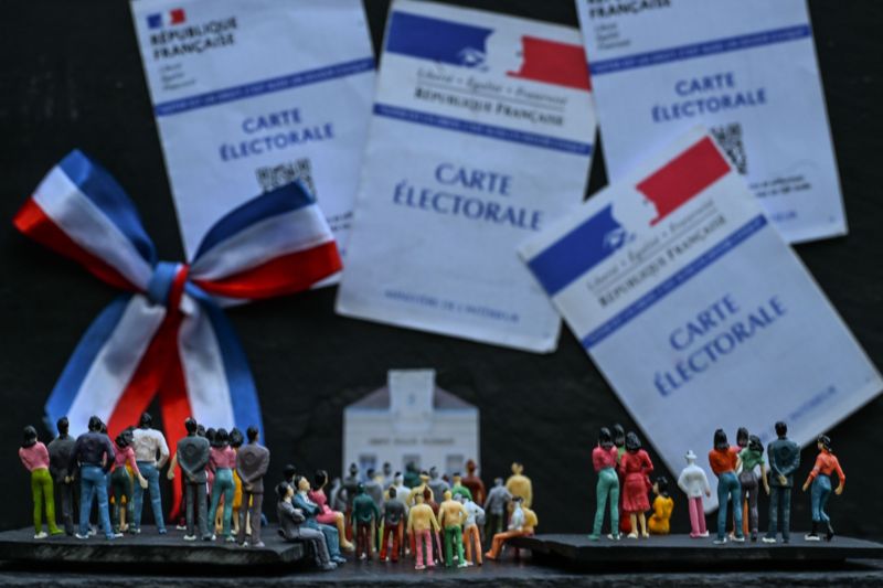 Francia al voto, urne aperte per rinnovare l’Assemblée Nationale