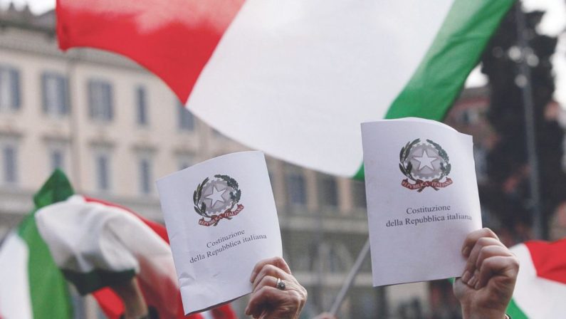 L'Italia sta sfornando legioni di costituzionalisti per caso