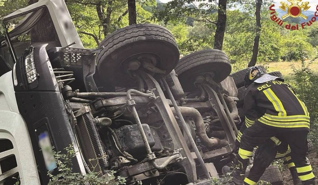 Il camion coinvolto nell'incidente