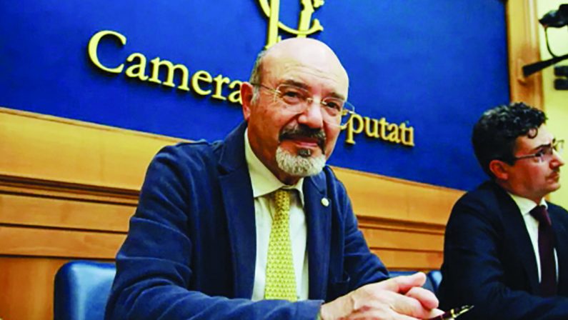 Aprile: «Così la lobby dell'autonomia punta a svendere l'Italia»