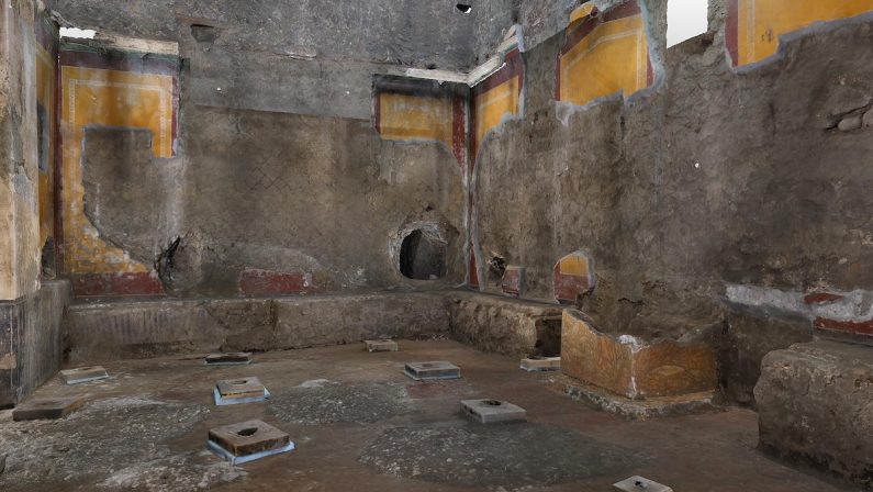 Pompei, scoperto il sacello della Villa di Civita Giuliana