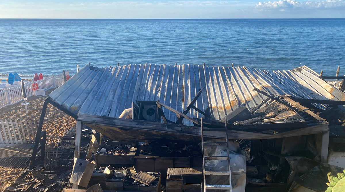 Isola Capo Rizzuto, incendio allo stabilimento Scanna’s beach