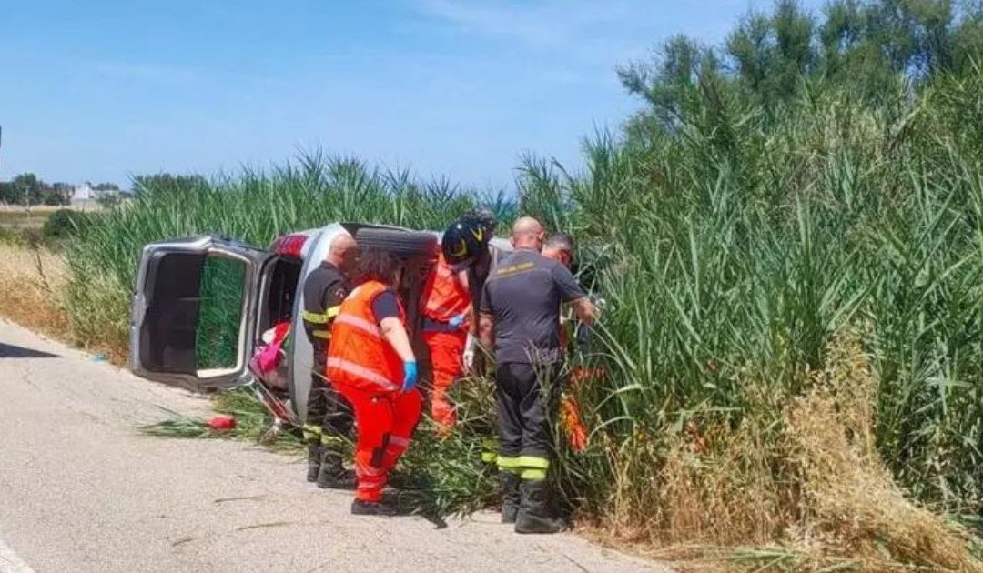 Tragedia a Brindisi: auto si ribalta, nell’incidente muore una 21enne