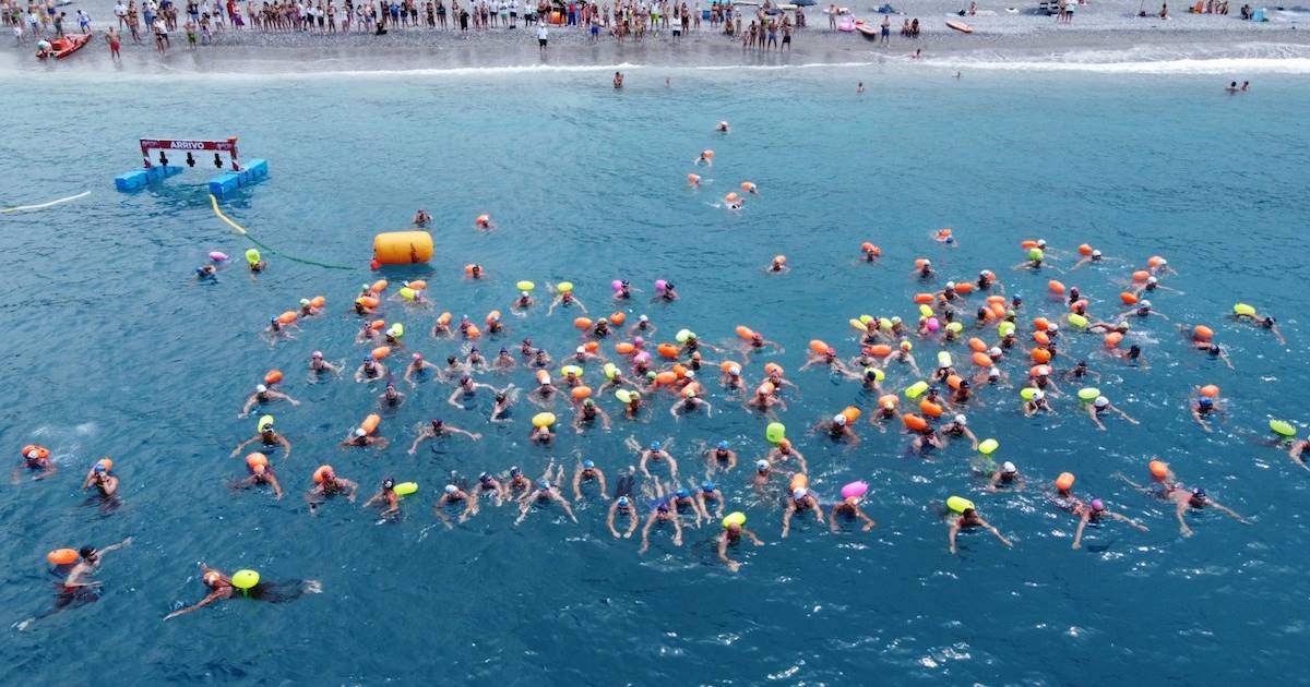 Al via l’assalto all’isola di Cirella promosso dalla Anzianotti nuoto master