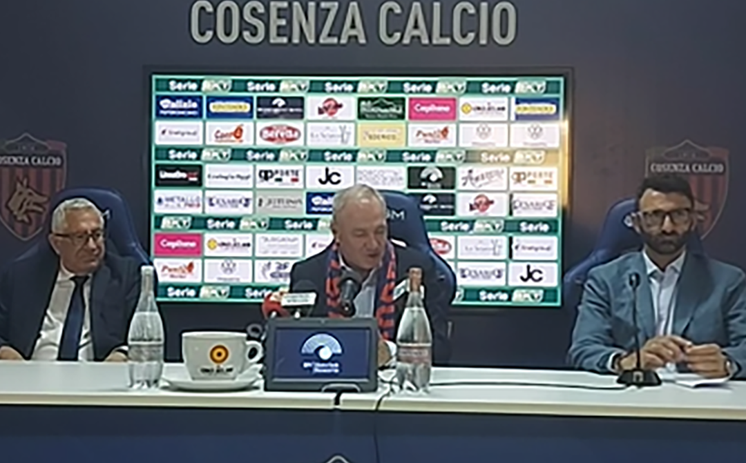 Giuseppe Ursino, Massimiliano Alvini e Gennaro Delvecchio durante la conferenza stampa