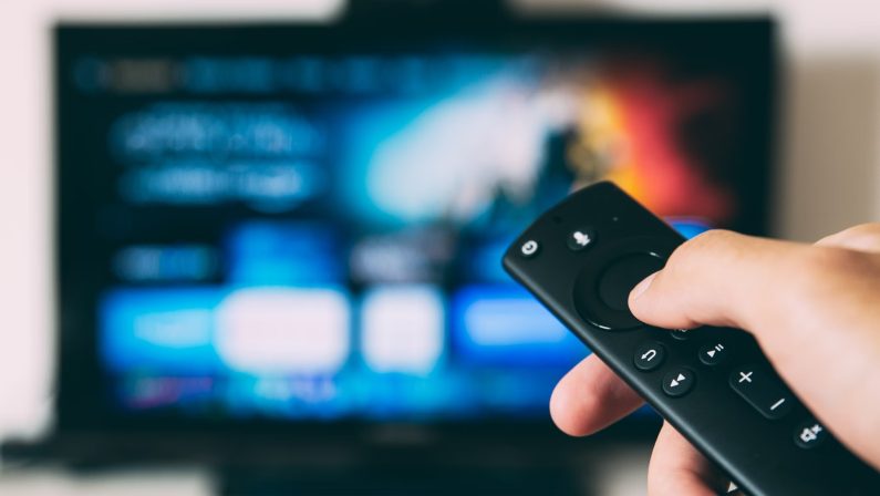 Scoperta piattaforma streaming tv illegale a Napoli