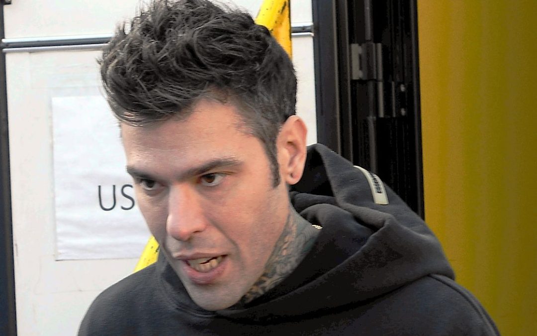 Fedez ricoverato dopo un’emorragia “Grazie di cuore ai dottori”