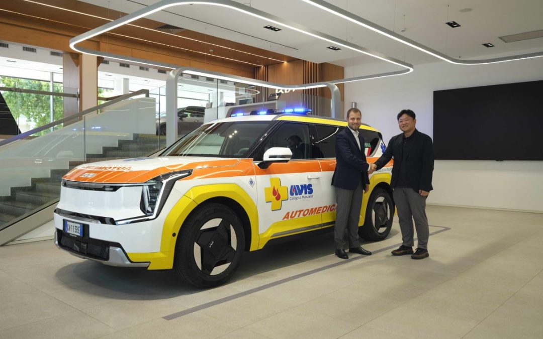 Kia Italia consegna EV9 per soccorso avanzato ad AVIS