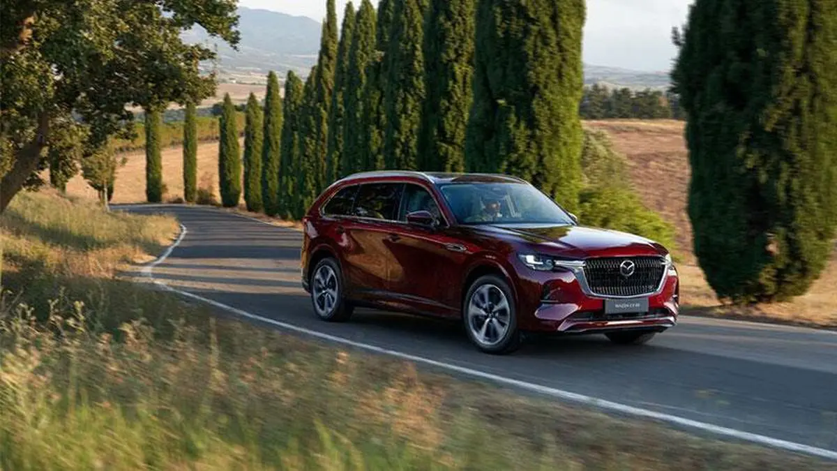 Mazda presenta la nuova CX-80 in un tour in giro per l’Italia