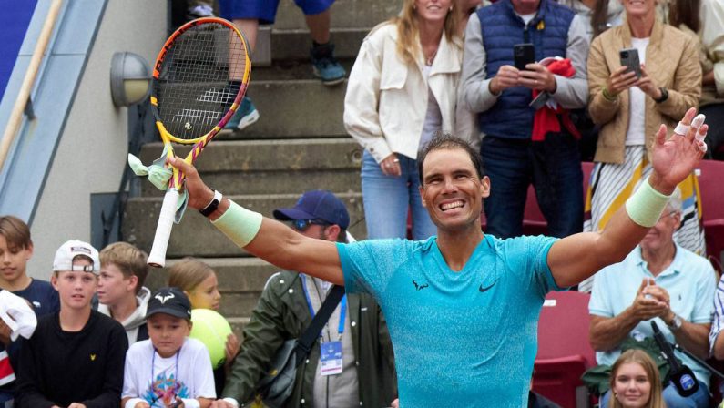 A Parigi Nadal vince al debutto in singolo, ora sfida Djokovic