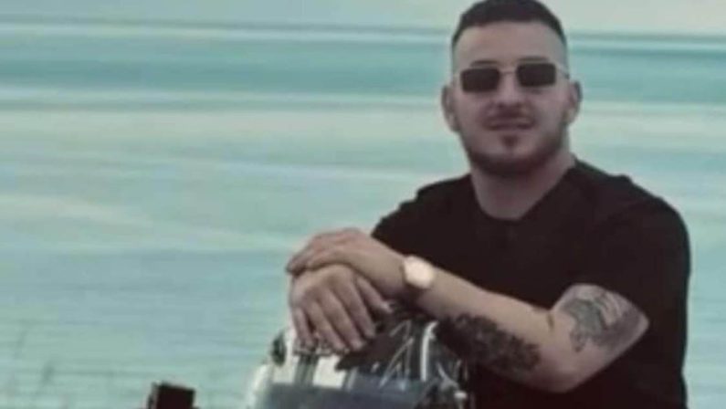 Tragedia a Cirò Marina, scontro auto-moto: morto un giovane