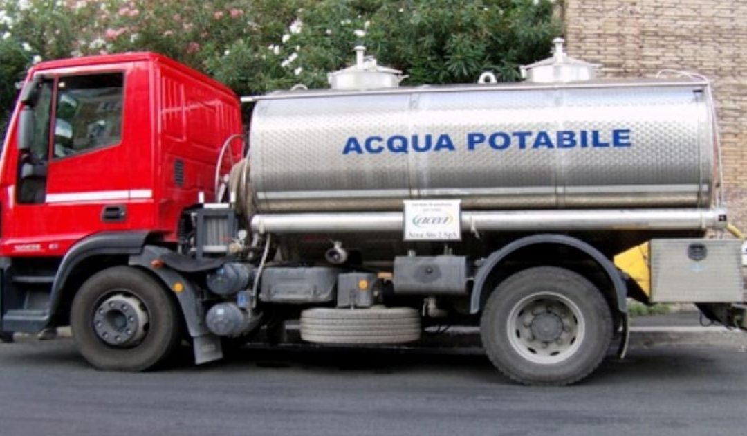 Serbatoi in piazza e turni per l’acqua: il piano anti siccità in Calabria