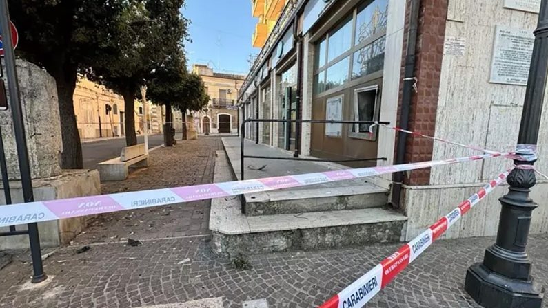 Assalto a un bancomat con esplosivo nel Foggiano