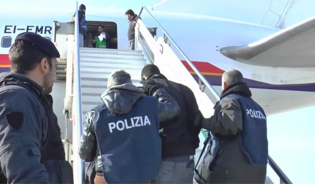 Catanzaro, contrasto all’immigrazione clandestina: rimpatrio per 7 persone