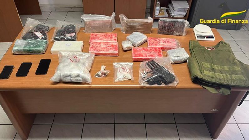 Cetraro, arrestate due persone con 13 chili di cocaina