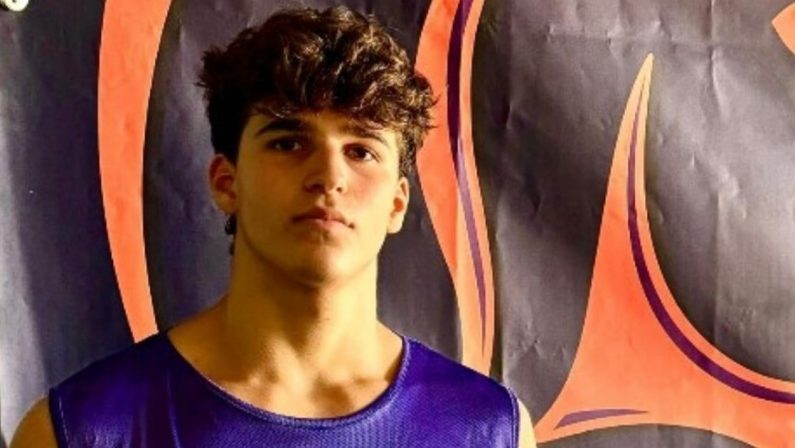 Giulio Carofiglio: la giovane promessa del basket vola da Cosenza agli USA