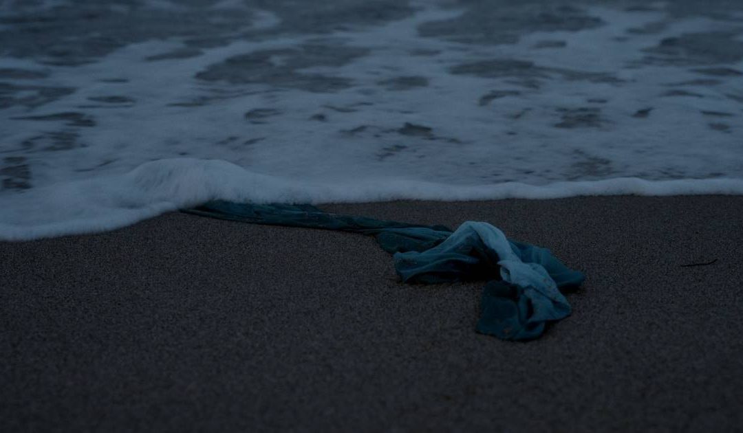 Un'immagine del film di Calopresti sul naufragio di Cutro