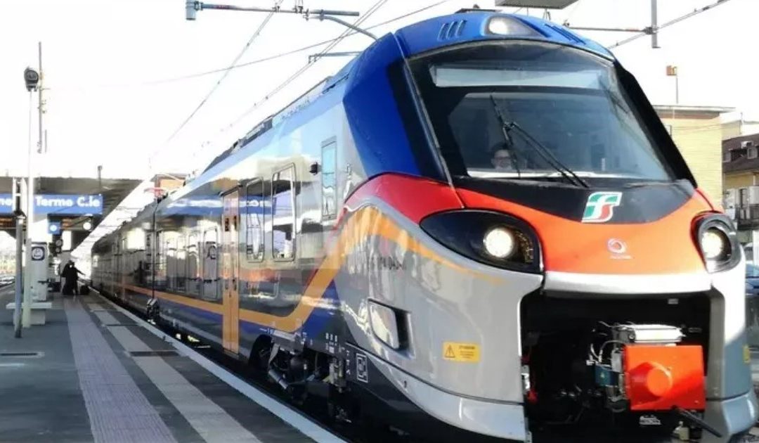 Trenitalia, nuovi collegamenti serali per la Costa degli Dei