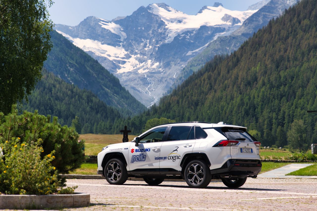 Una Suzuki Across per sostenere il Comune di Cogne dopo l’alluvione