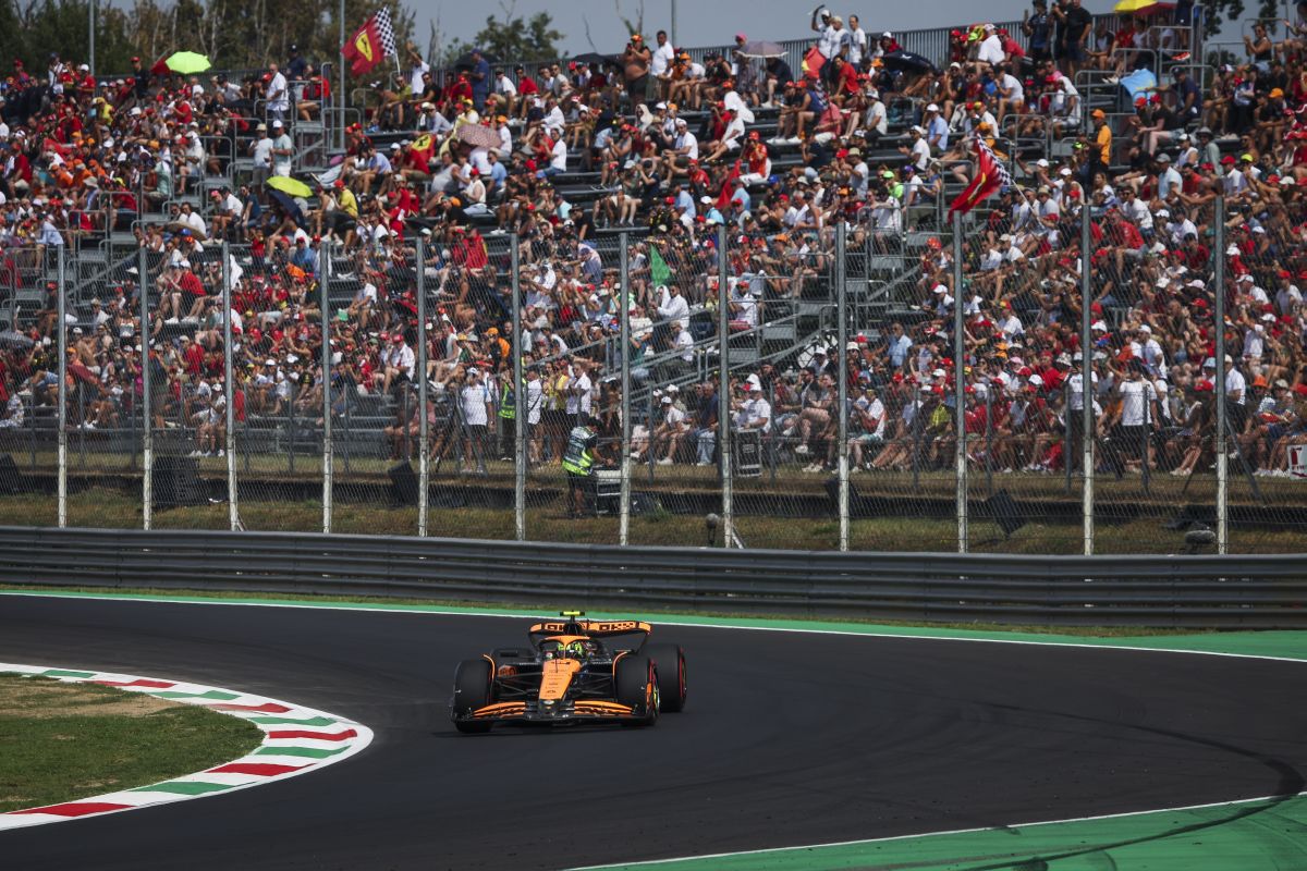 Norris in pole a Monza e prima fila McLaren, 4° Leclerc e 5° Sainz