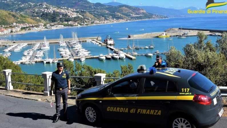 Cetraro, contrabbando: sequestrati 41mila prodotti accessori ai tabacchi