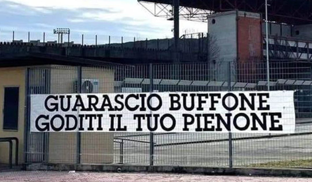 Cosenza Calcio, l’ira dei tifosi contro Guarascio: «Non sarai mai il nostro presidente»