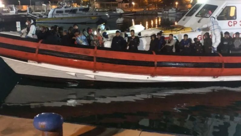 Sbarco a Roccella Jonica: dalla Libia alla Calabria, 23 migranti soccorsi in mare