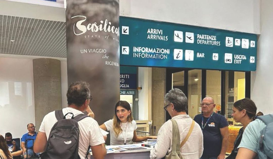 Il desk Apt all’aeroporto di Bari