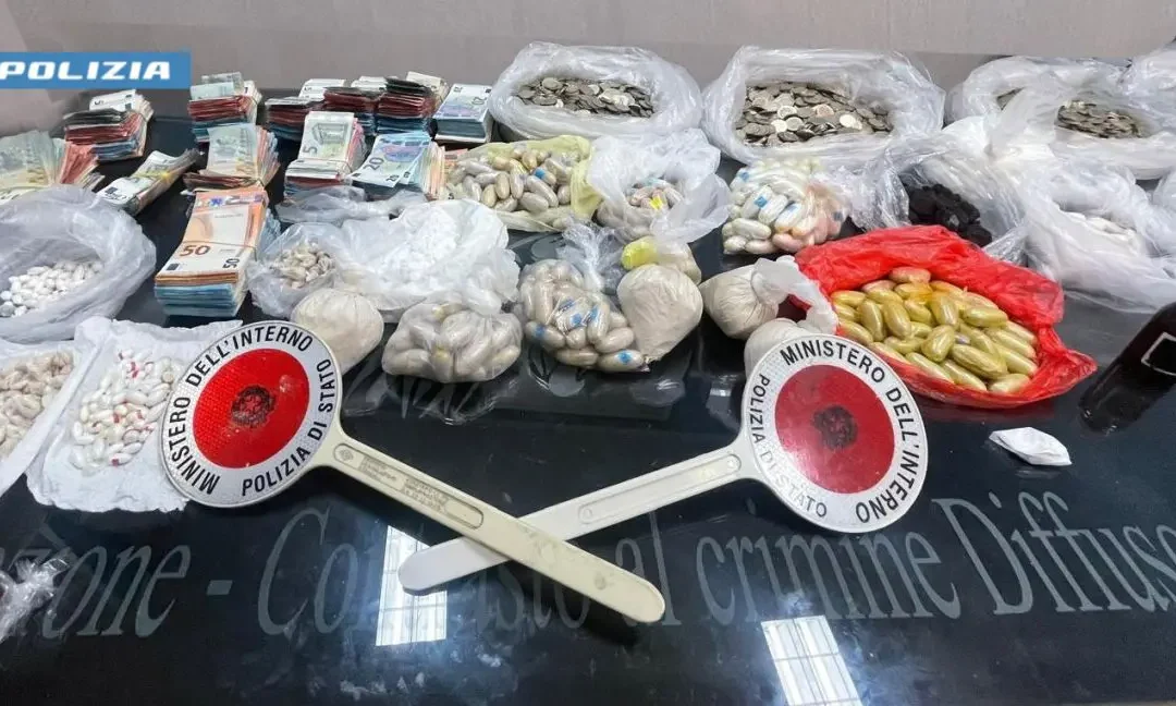 Scoperto a Palermo laboratorio per la produzione di droga, due arrestati