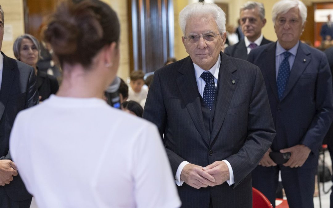 Scuola, Mattarella “Ricostruire patto educativo famiglie-insegnanti”