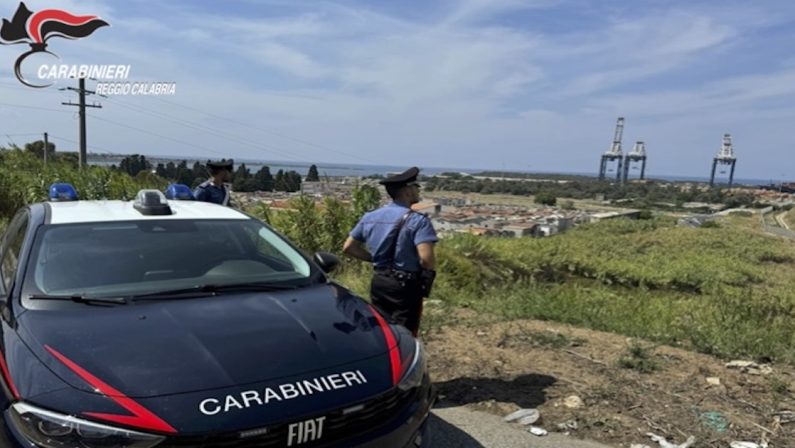 Gioia Tauro, blitz dei Carabinieri contro le piscine abusive: 9 denunce