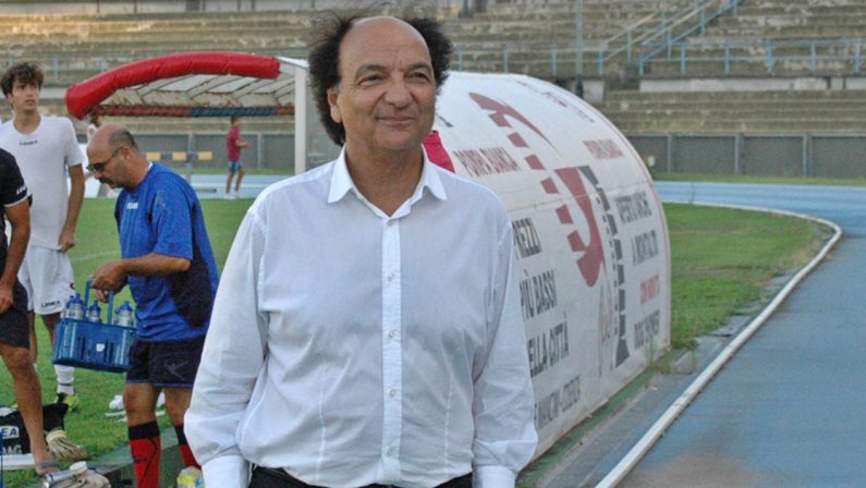 Guarascio, presidente del Cosenza: «Paradossale e pericoloso il momento che vive il calcio in Italia»