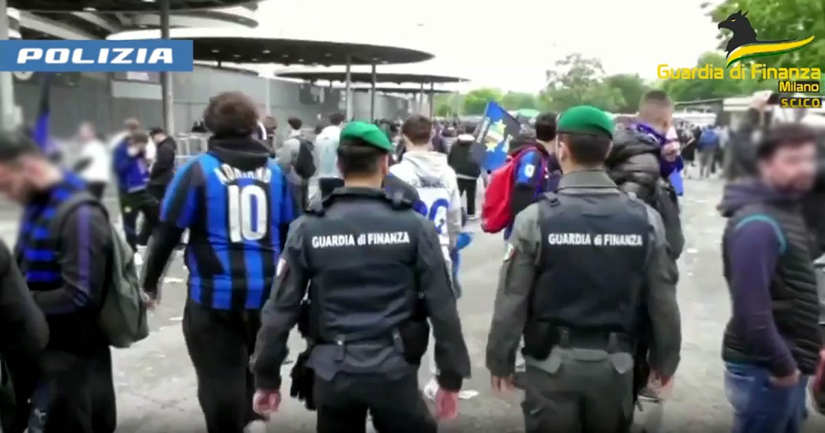 ‘Ndrangheta e Cosa nostra tra gli ultras, maxi blitz nelle tifoserie di Inter e Milan