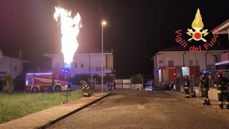 Fuga di gas da un bombolone, evacuate 12 famiglie a Gizzeria