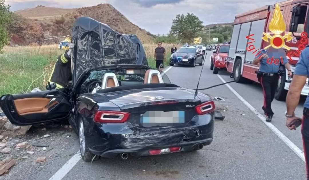 Incidente stradale a Borgia, un morto