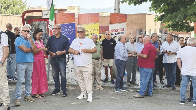 Cosenza, Pd in piazza per l’Annunziata: «Occhiuto ha fallito, deve dimettersi»