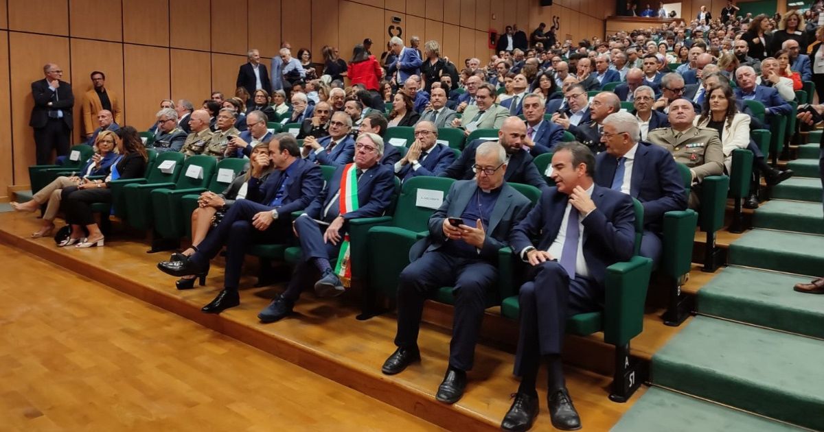 https://www.quotidianodelsud.it/wp-content/uploads/2024/09/unical-melfi-platea.jpg