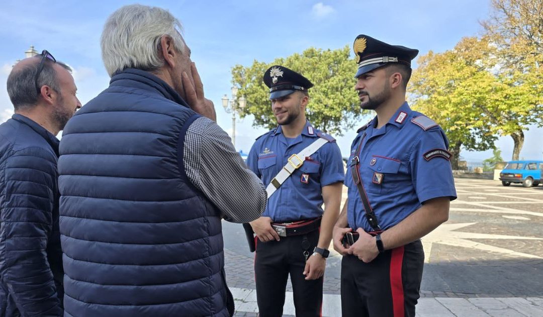 Pattugliamento a piedi per i carabinieri di Arena