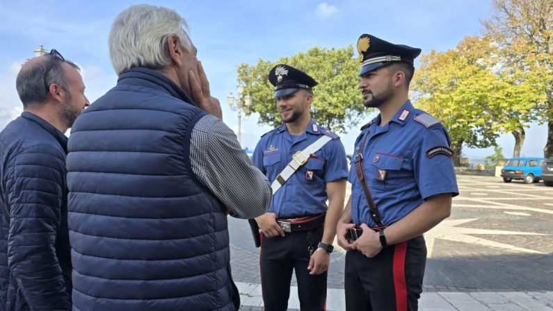 Pattugliamento a piedi per i carabinieri di Arena