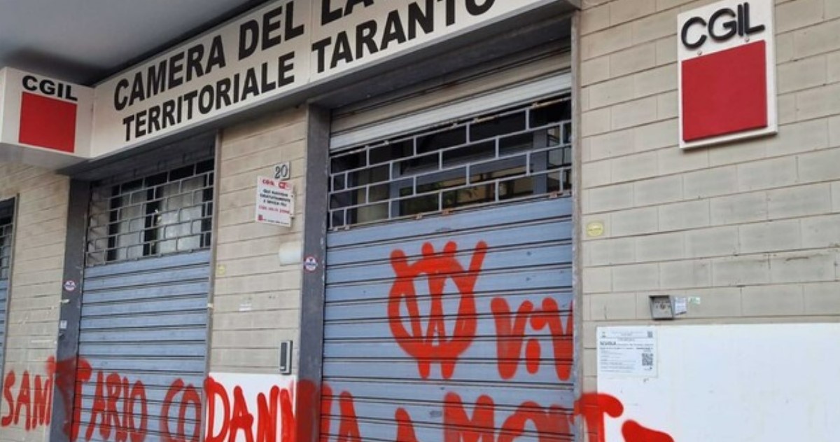 Attacco alla Cgil di Taranto: imbrattata la sede con scritte no vax