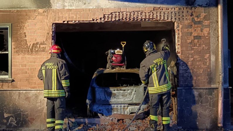 Gallico, dà fuoco a un garage: incendiario 88enne incastrato dalla sua camminata