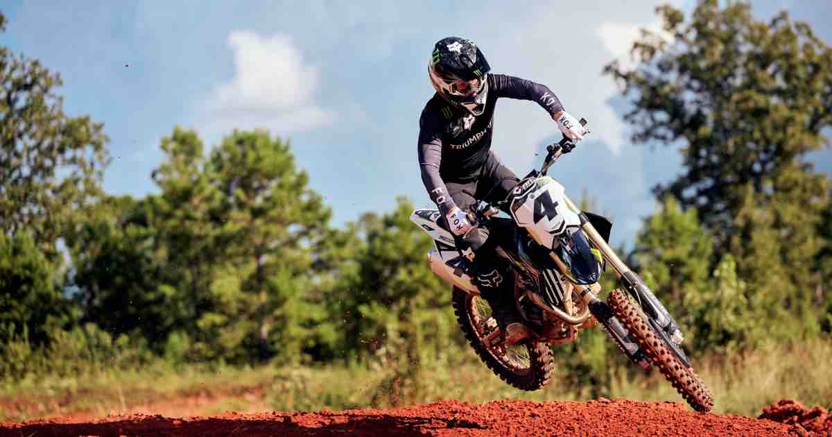 Nuova TF 450 RC Edition, il motocross secondo Triumph