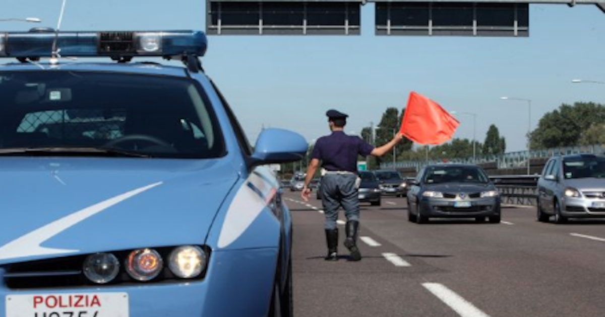 Smantellata rete di riciclaggio auto: 21 arresti tra Calabria e Lazio