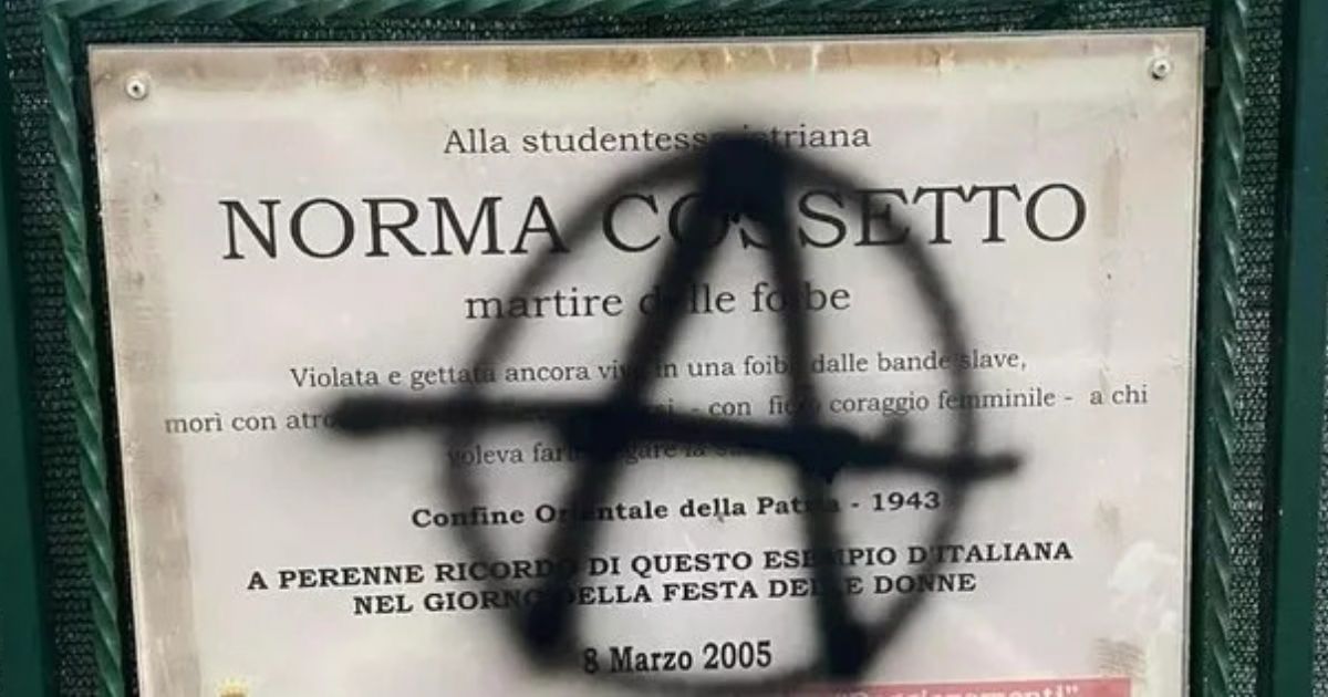 Reggio, imbrattata la targa in memoria della studentessa vittima delle foibe